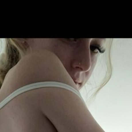 Katey Jarvis naked model image