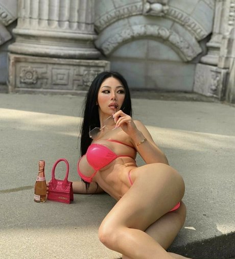 Trophyslut free model img