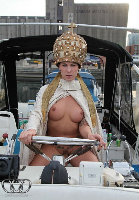 Danni Daniels art model picture