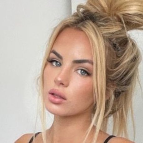 Hanna Wilson nude actress photos