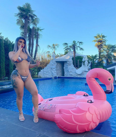 Isadora Prieto hot actress image