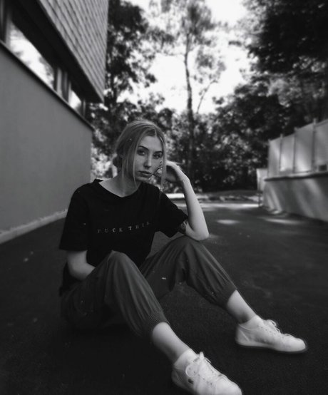 veylaneey model archive