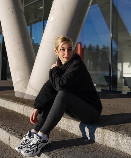 veylaneey star pornographic pictures