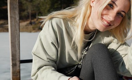 veylaneey sexy model photo