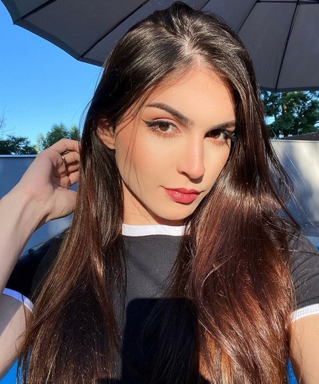 Angela Moraes model sexy picture