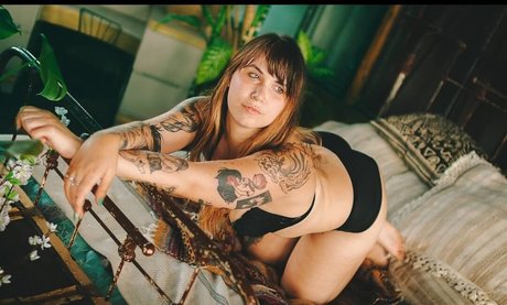 Erika Szabo naked actress pic