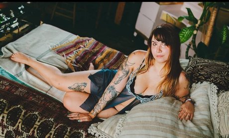 Erika Szabo model hot pics