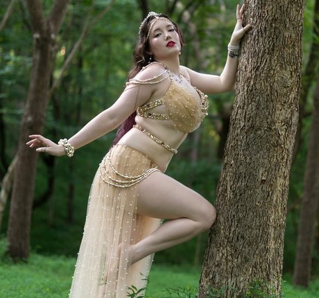 MagnoliaBellydance star top picture