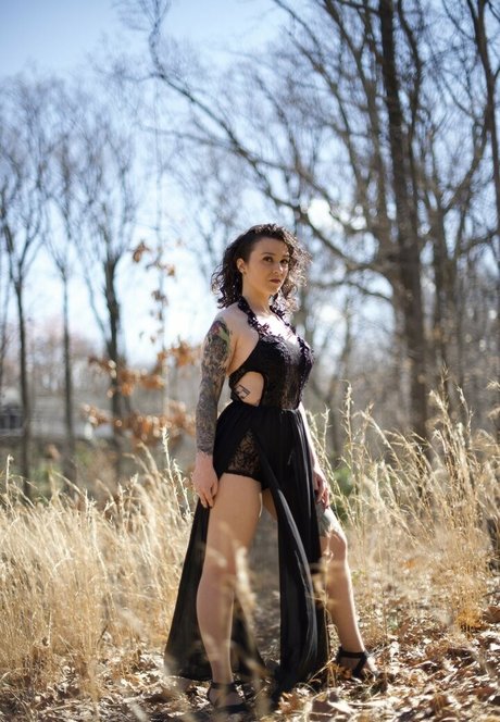 LadyDevann model exclusive photos