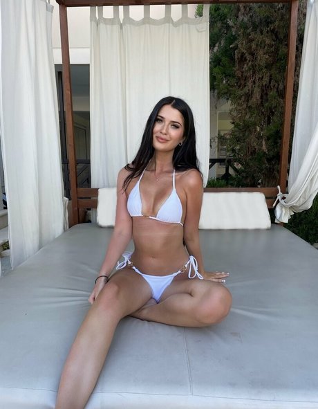 nataliebarness model free image