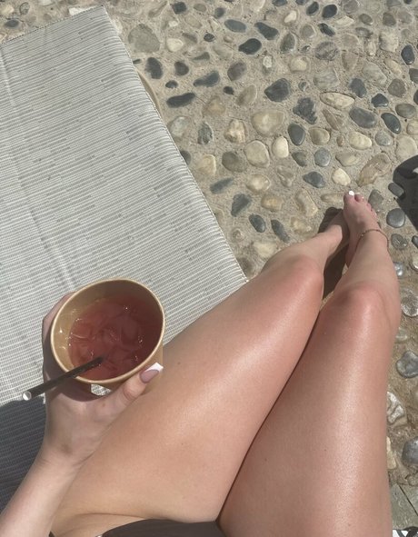 nataliebarness high quality actress pics