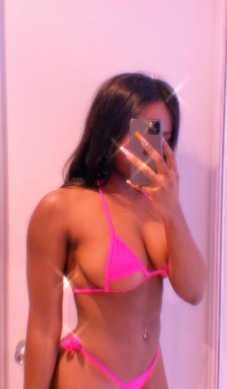 Kenicherie model beautiful pic