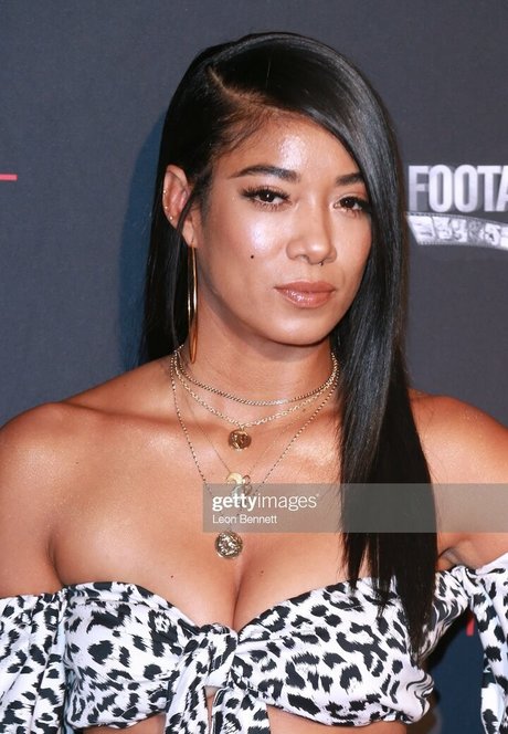 Mila J pretty pornstar picture