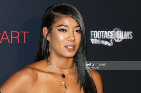 Mila J xxx model pictures