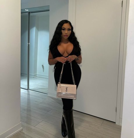 lissythedoll pornstar top pic