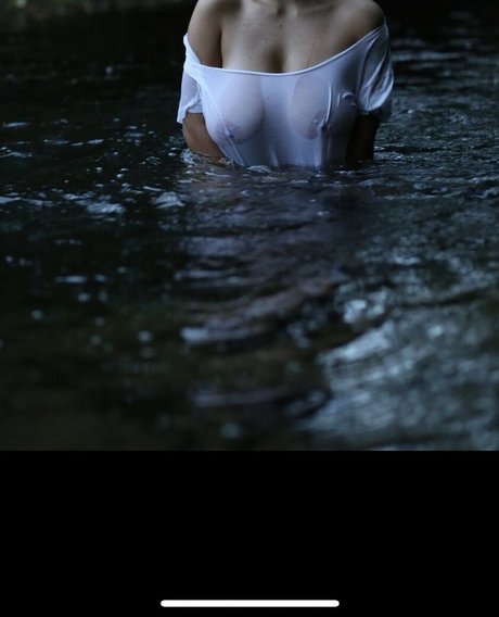 Nicolaravee model nice img