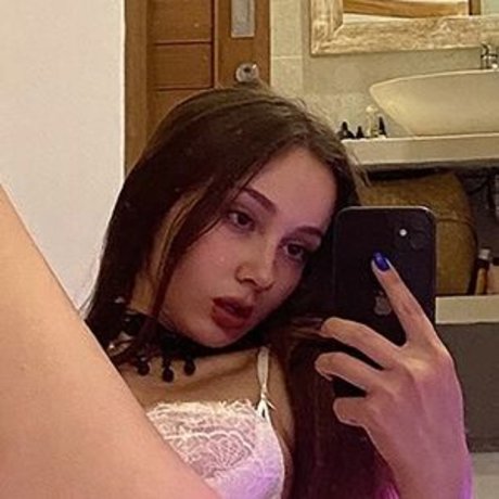 annahhhh best model pictures