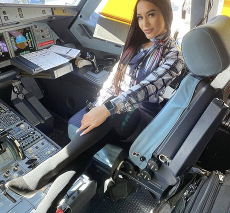 ulovemel model nudes pics