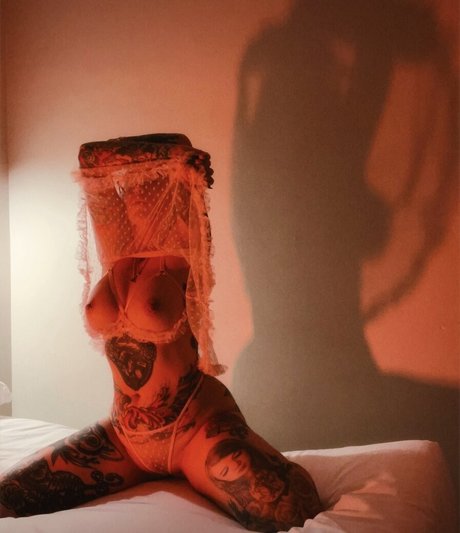 Kristina Wild model pic