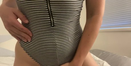 MsMilkies exclusive model photo