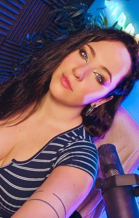 Shakaam star adult img