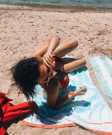 Zelda Adams beautiful model picture