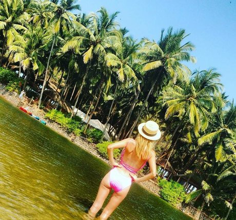 Tova Golan sex model picture