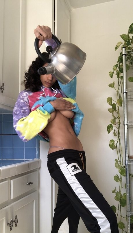 Naki Kaching star sexy archive