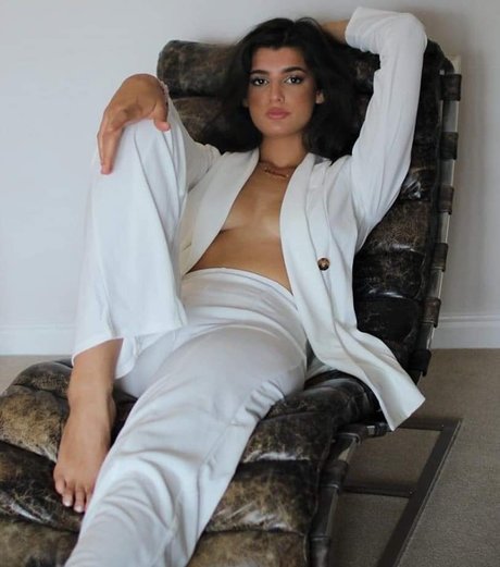 Chloe Bella Armstrong pornstar adult photo