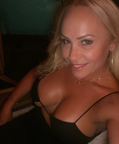 Mizz Heidi Marie pornstar nude pictures