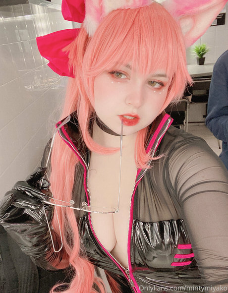 MintyMiyako erotic star images