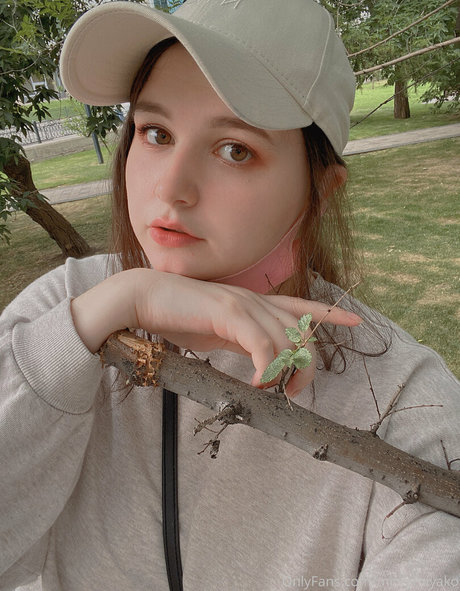 MintyMiyako art model photos