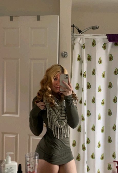 tiny ass onlyfans naked pics