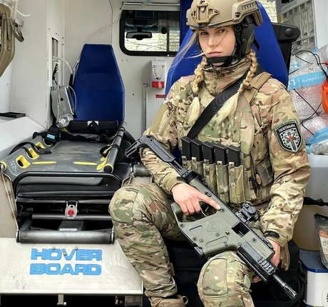 kira mistress of chaos model pretty pic