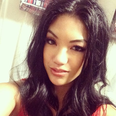 Janelle Ha top model photo