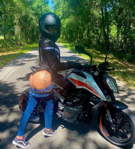 Katy Coastal exclusive model archive