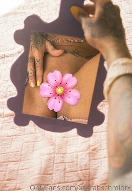 Sarah Schmidt nudes actress images