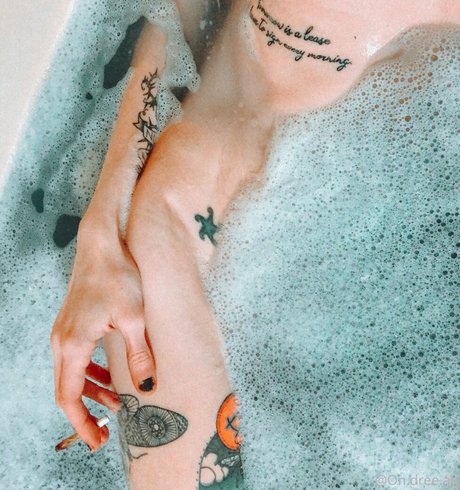 Ondreeah naked model image