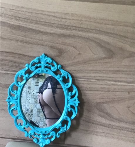 Putaspunk model sexy picture