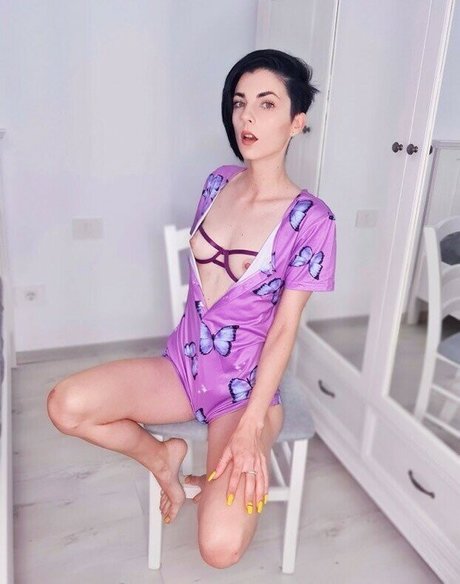 BellaSabini model naked archive