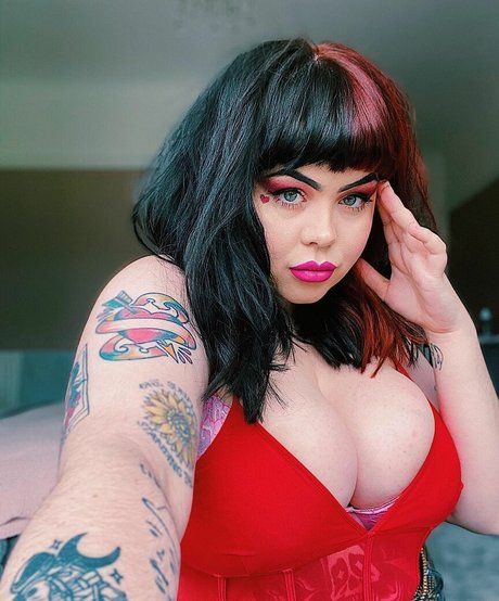 RebelRebellll naked model gallery