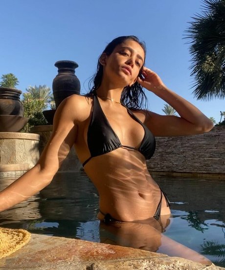 VenusV pretty pornstar img