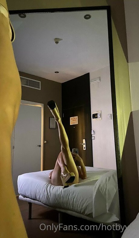 Viki Keepu sexy pornstar photos