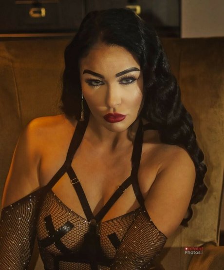 Reign Chaos naked actress image