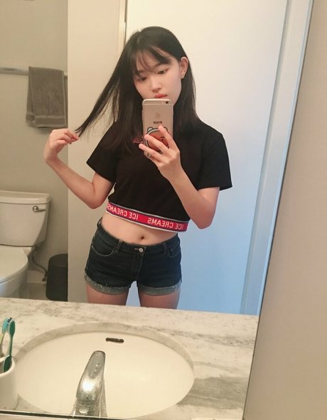 Yoojin model porn photos