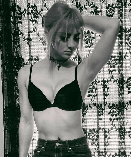 WWE GiGi Dolin nude pornstar gallery