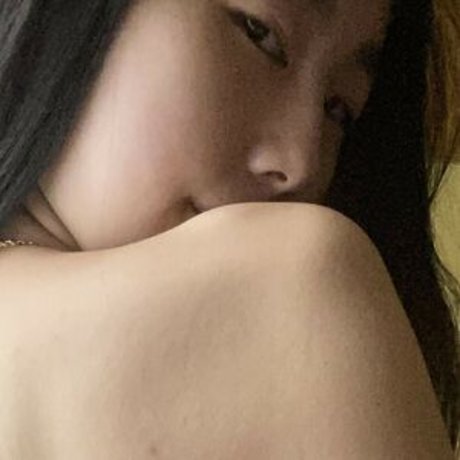 LycheeJinx naked pornstar picture