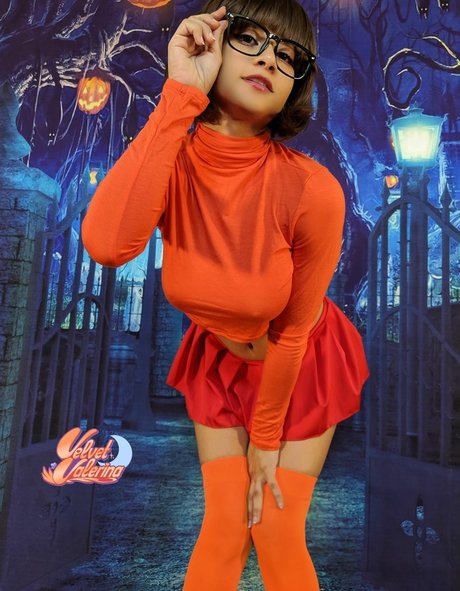 Velvet Valerina pretty model pic