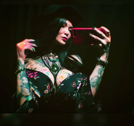 Martiz Matterz pornstar exclusive picture