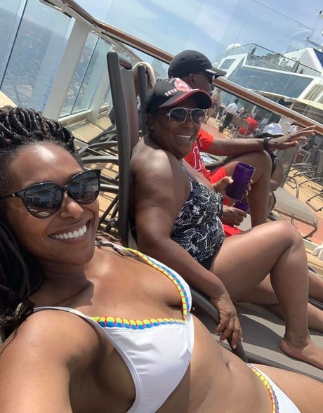 Dr Ebonie Vincent star naked img